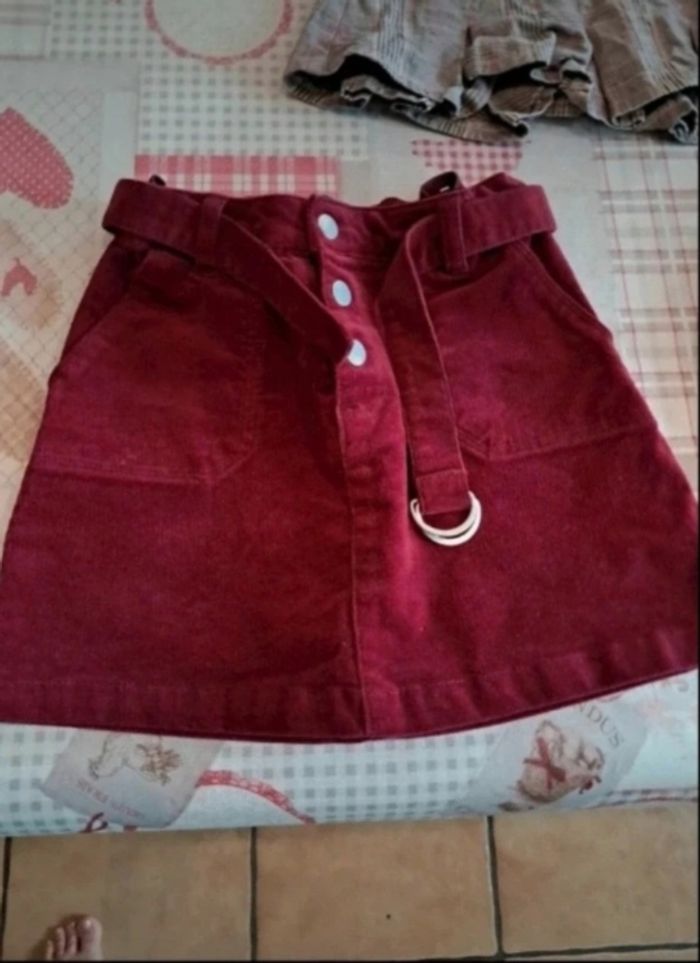 Lot de robe et jupes 6ans neuf et tbe - photo numéro 3