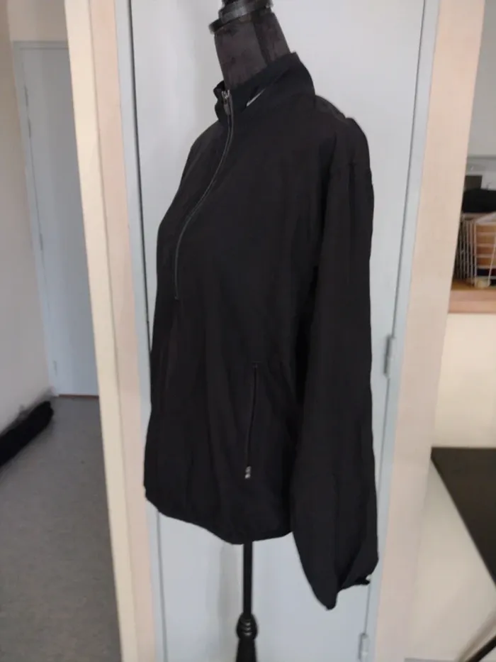 Imperméable / Coupe-vent léger Nike - Taille M – Très bon état - photo numéro 3
