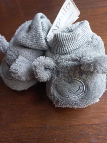 Chaussons ourson  bébé neufs chauds