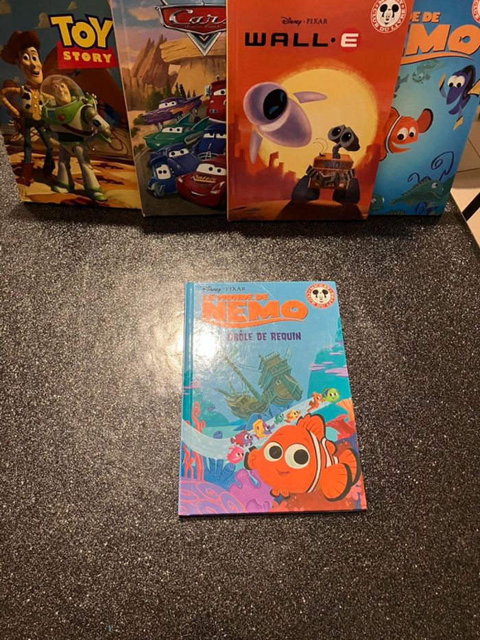 Livre Disney Le monde de Nemo Drôle de requin - photo numéro 2