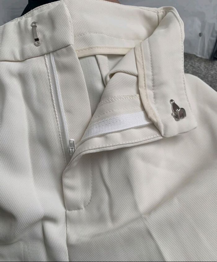 Pontalon beige - photo numéro 2