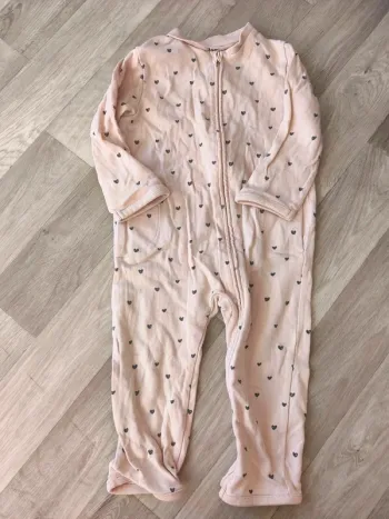 Pyjama ou sur pyjama marque Kiabi taille 24 mois