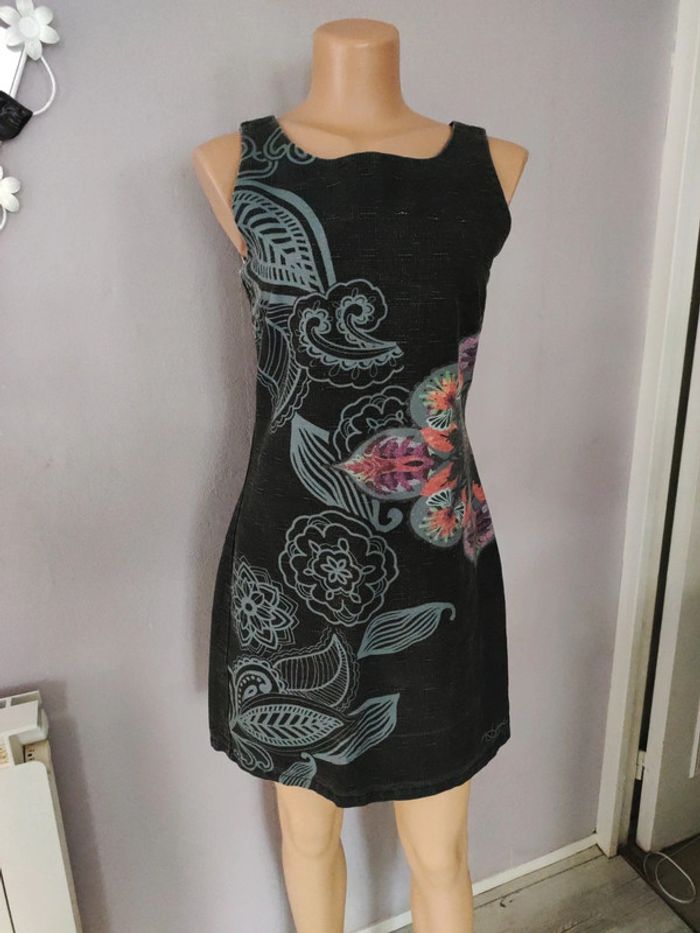 Robe Desigual taille 38