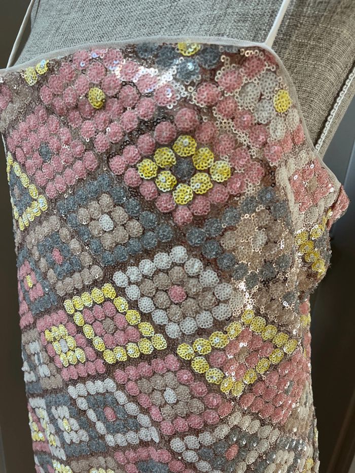 Robe à sequins avec des formes en losanges - photo numéro 2