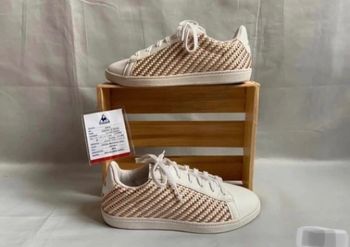 Paire de chaussures tennis blanc tressage doré Le coq sportif modèle courtset GS woven pointure 36
