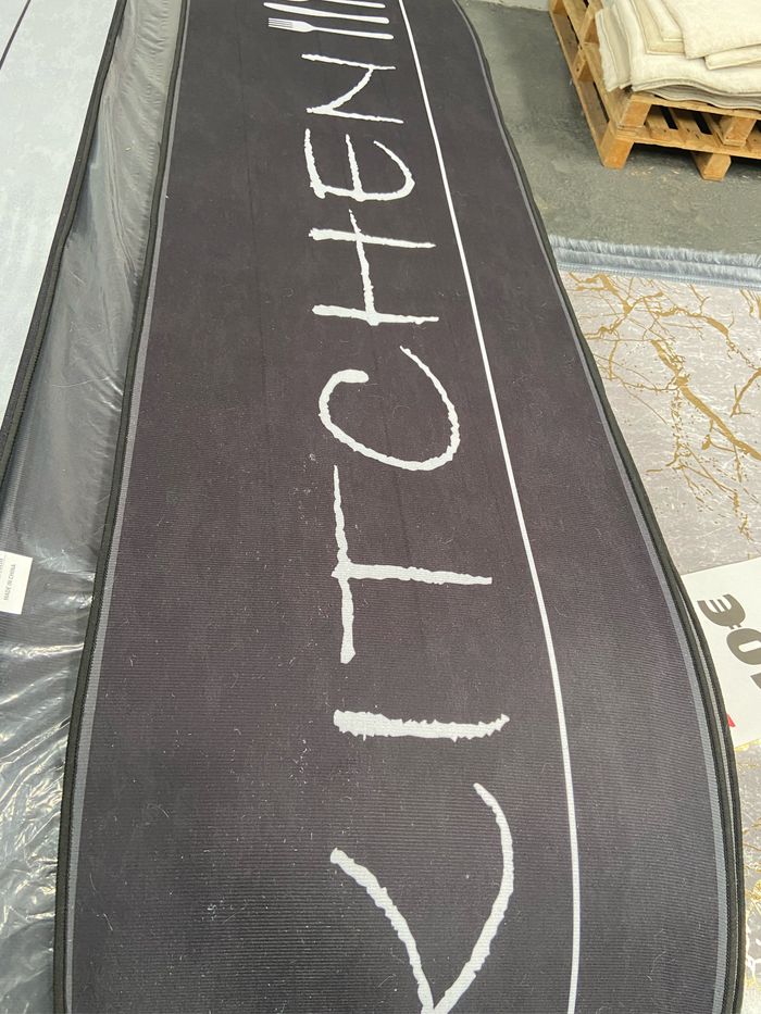 Tapis neuf 180/50 - photo numéro 2