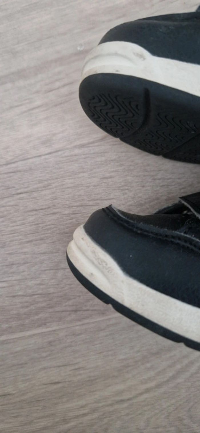 Chaussures airness - pointure 23 - photo numéro 3