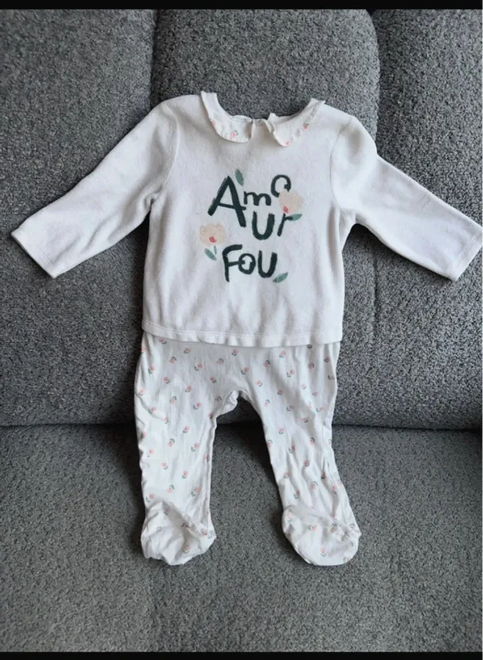 Pyjama grenouillère velours blanc col Claudine col pétale motif fleuris Tape à L'œil