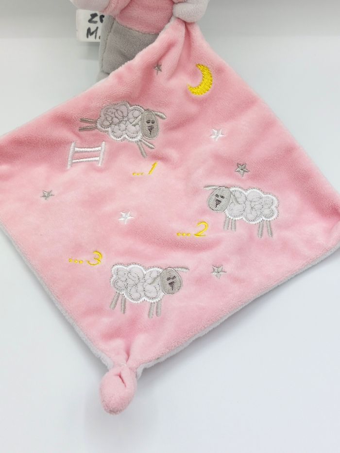 Doudou peluche Minnie DISNEY BABY mouchoir rose gris blanc étoiles lune moutons - photo numéro 3