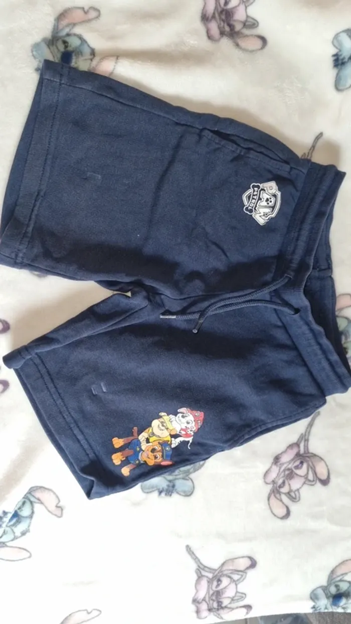 Short pat patrouille 6 ans en très bon état - photo numéro 2