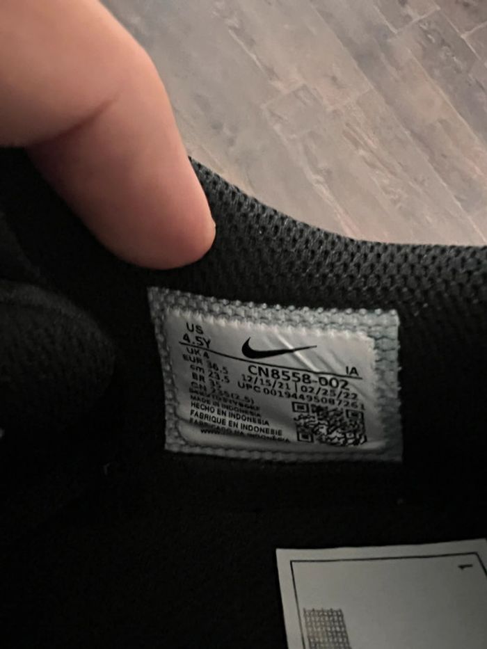 Basket Nike unisex taille 36.5 - photo numéro 10