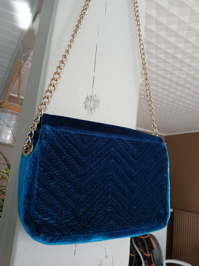 Pochette aspect velours. - photo numéro 6