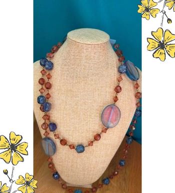 Collier long fantaisie PMN – Perles facettées ambre & pastilles bleues