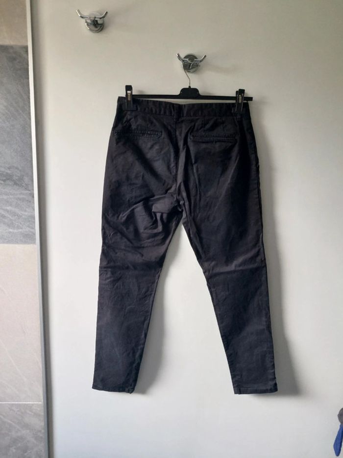 Pantalon chino homme noir pull&bear t42 - photo numéro 2
