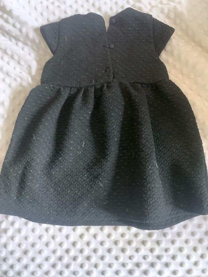 Robe noire - photo numéro 2