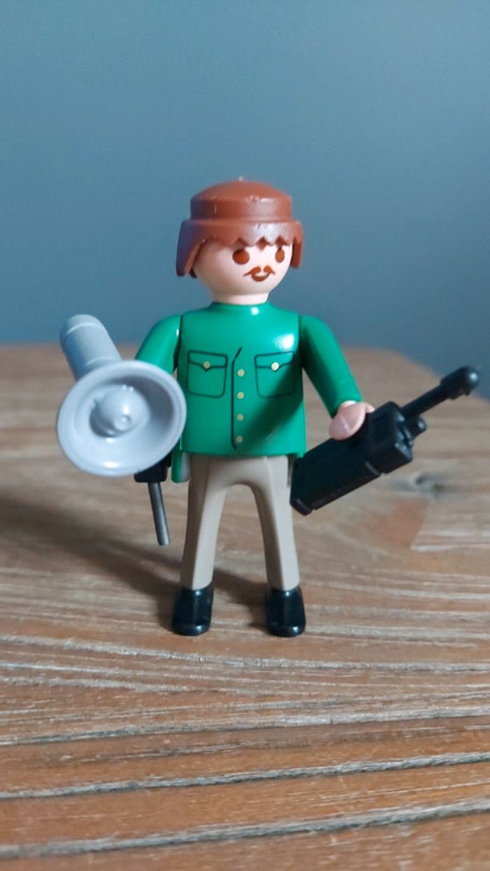 Lot de 2 Playmobil et 1 chien - photo numéro 4