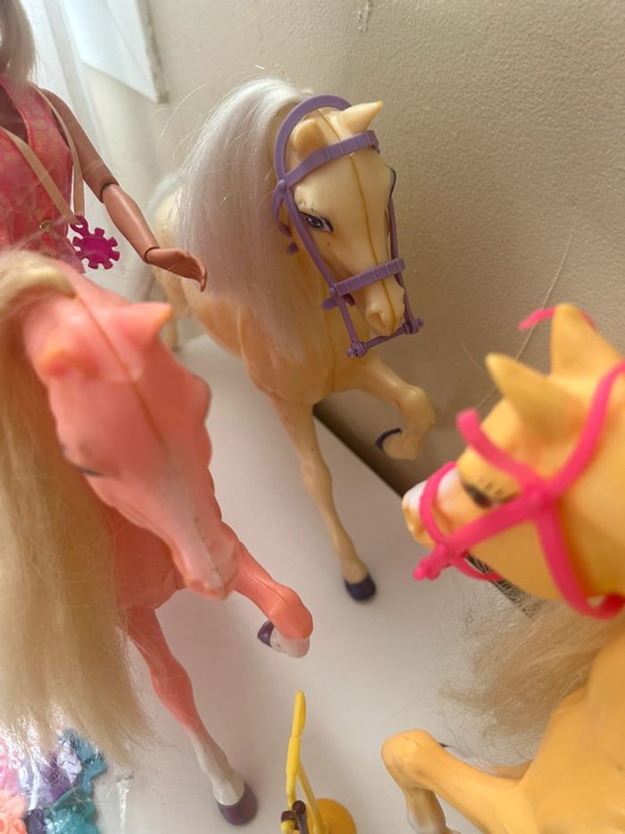 Barbie 🩰 chevaux + poupées barbie + accessoires - photo numéro 8
