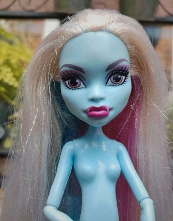 🦇Poupée Monster High Abbey Bominable Scaris🦇