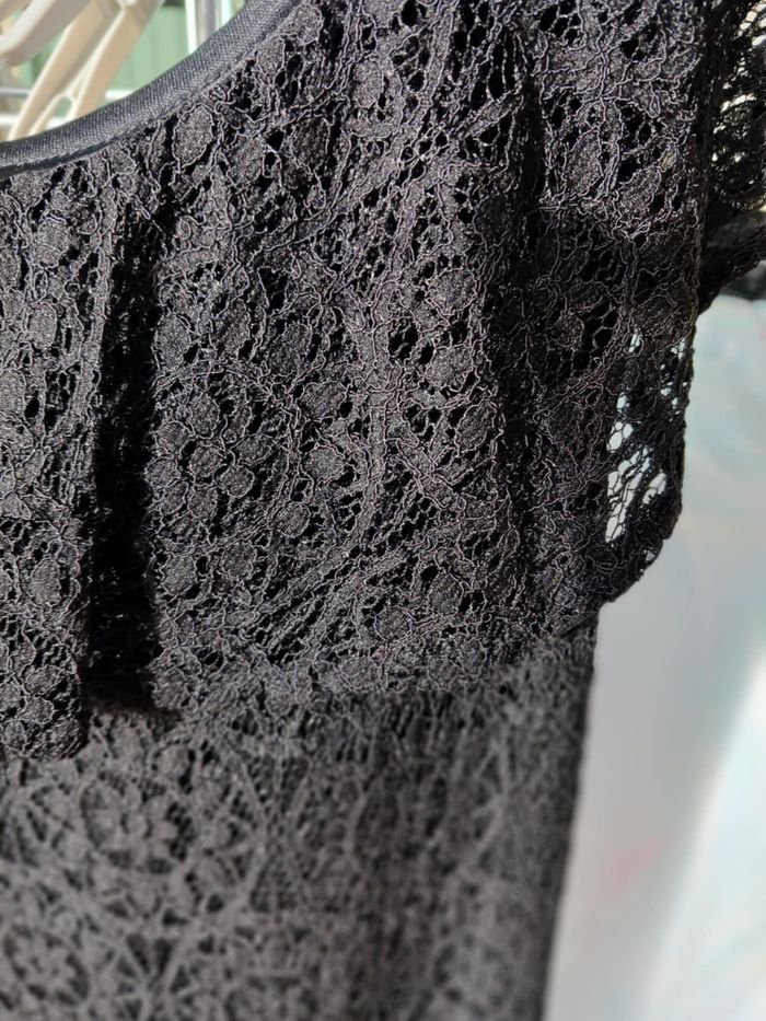 robe noire en dentelle doublée taille 42 - photo numéro 4