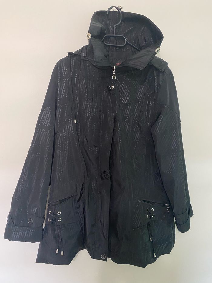 Manteau noir Saturne taille 44