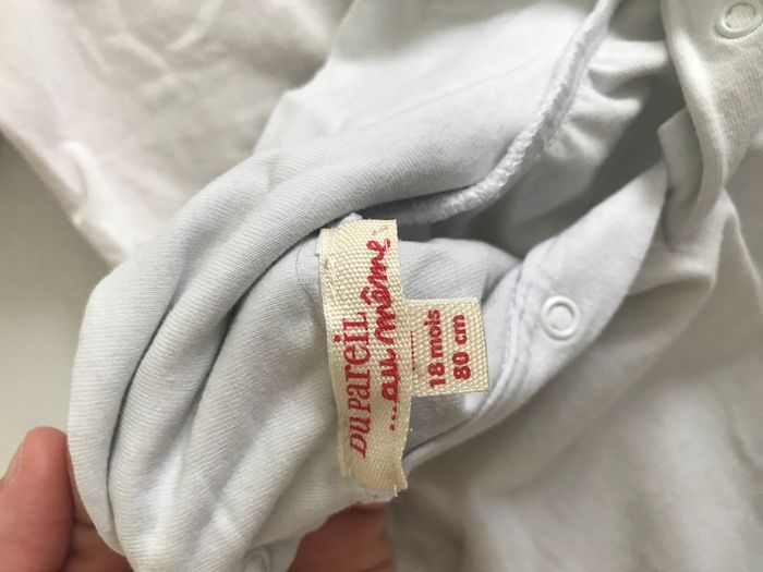 Lot 18 mois - 4 pièces pulls et jupe - 81cms - très bon état - photo numéro 8