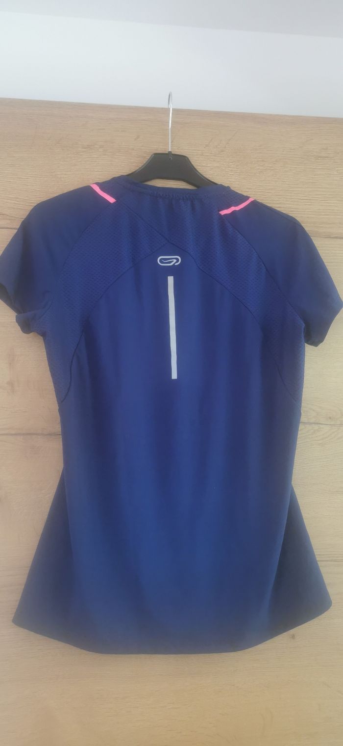 Lot 1 t-shirts et 2 jupes shorts Sport badminton ou tennis taille 40