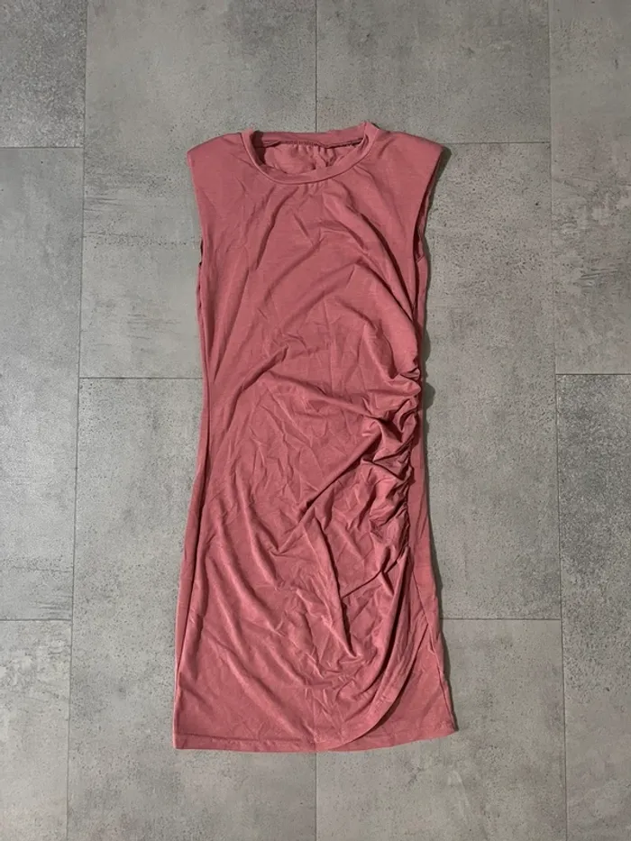 Robe épaulettes