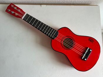 guitare rouge vilac