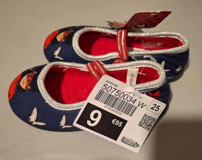 Pantoufles  Miraculous - photo numéro 5