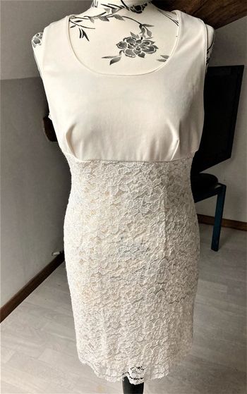 Robe dentelle écru/crème taille 40/42