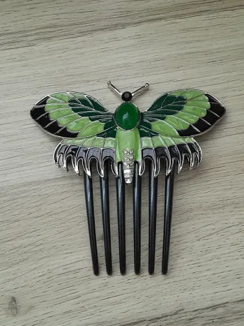 Peigne Papillon Titanic porté par Rose