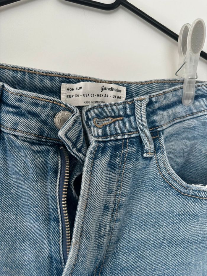 Jean mom déchiré – Stradivarius – Taille 34 – Très bon état - photo numéro 2