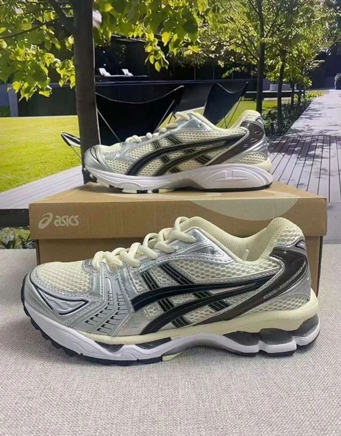 Asics Gel NYC Argenté Taille 42