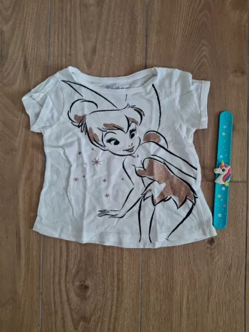 T-shirt manches courtes fée clochette 6 ans très bon état