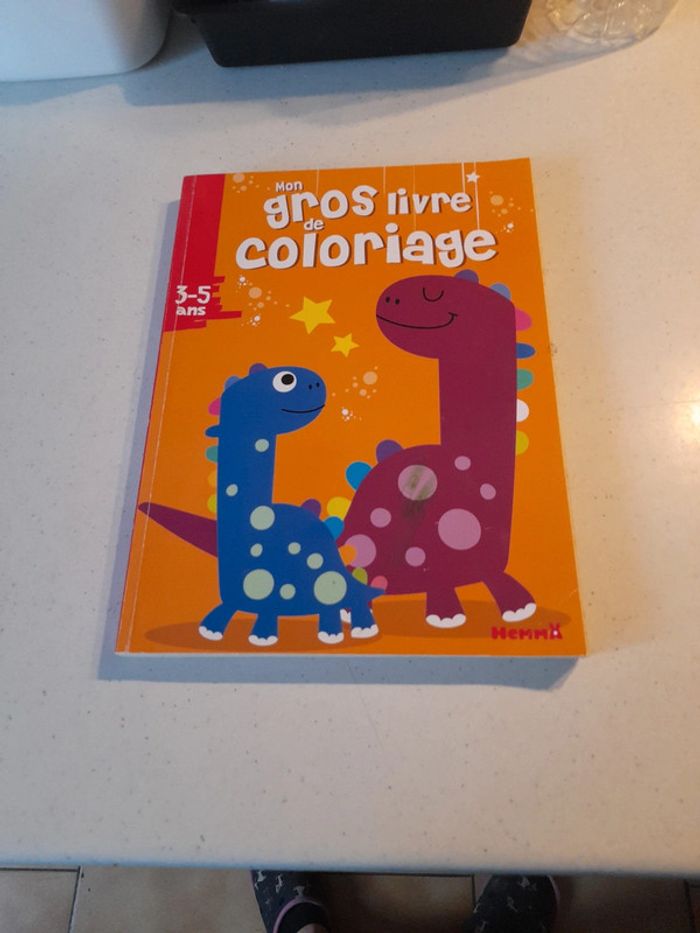 Gros livre de coloriage