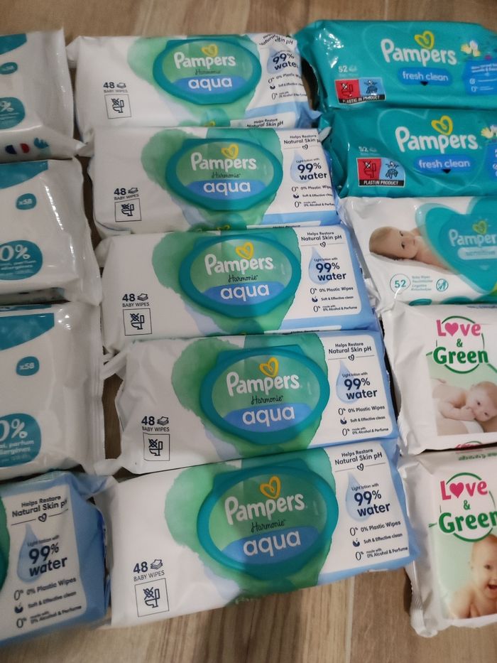 Lot de 14 paquets de lingettes neufs divers marques - photo numéro 3