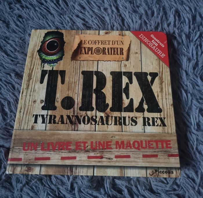 Le Coffret d'un explorateur (un livre et une maquette)
