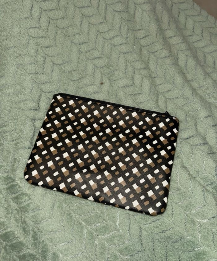 Lot Pochette BOSS comme neuf - photo numéro 5