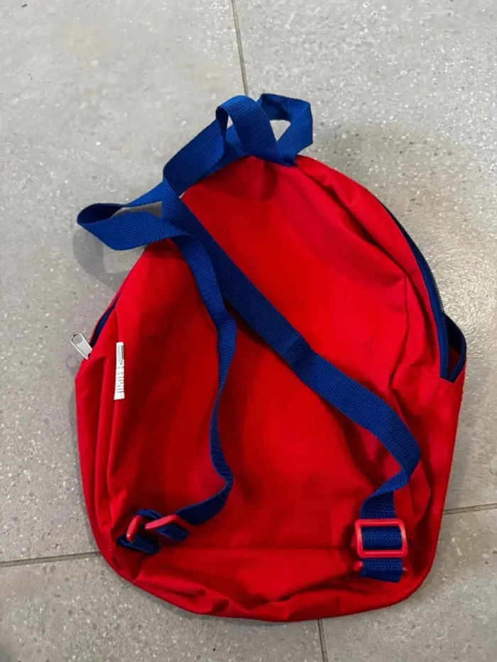 Petit sac à dos Blaze & les monster machines, bon état mais des traces de stylo à l'arrière, 22x28cm - photo numéro 2