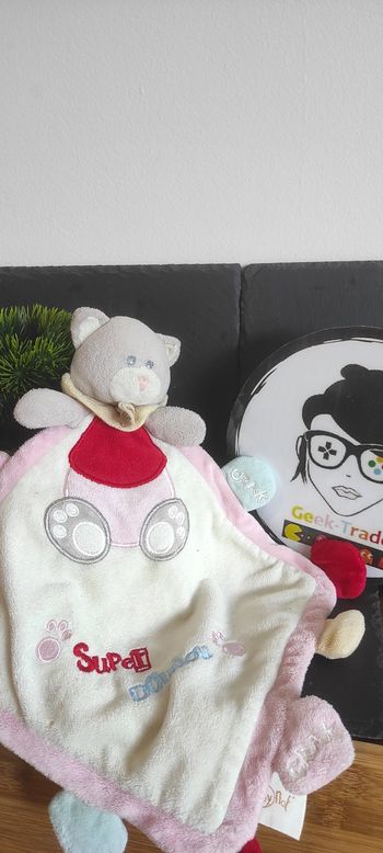 Baby nat Mon Super Doudou Chat blanc rose gris rouge bleu grand crak empreinte