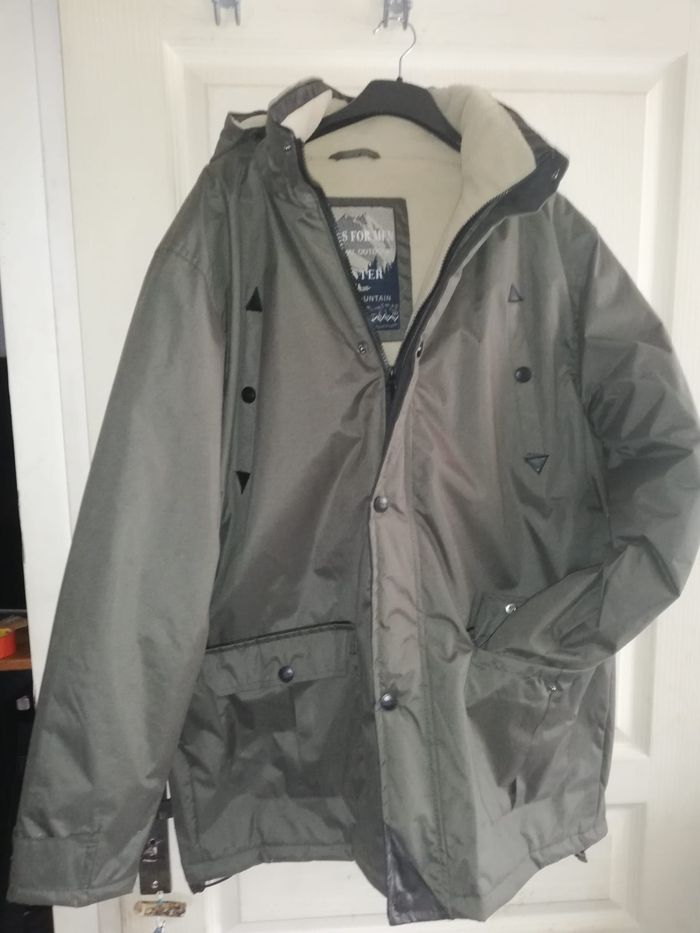 Parka Kaki Atlas for men