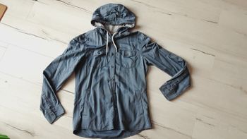 Vêtement homme veste type chemise à capuche bleu Célio taille M