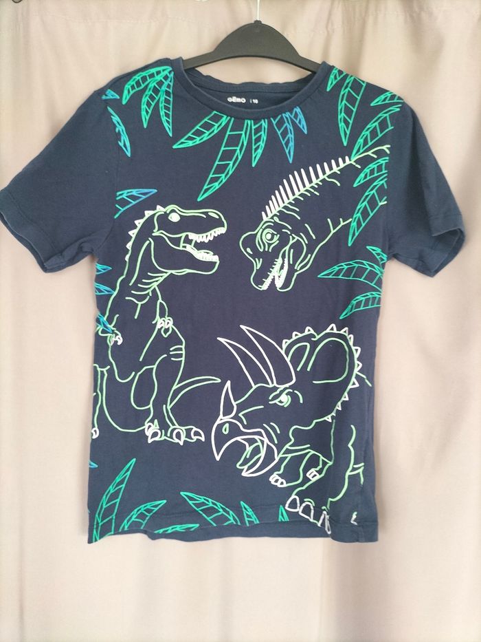 🖤 T-shirt Dinos - 10 ans - Gémo 🖤 - photo numéro 2