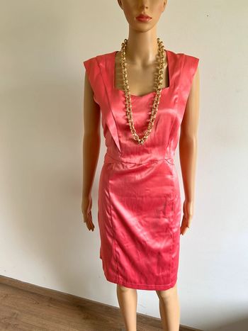 Robe rose satinée neuve sans manches Naf Naf taille 38 (valeur 80€)