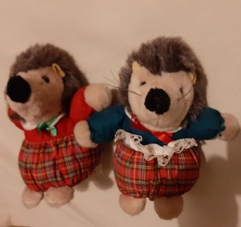 lot de 2 peluches hérissons