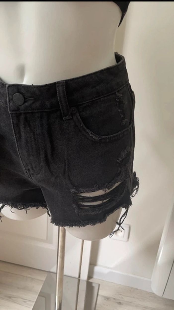 Short noir - photo numéro 4