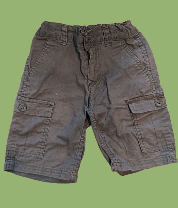 Lot 2 bermudas garçonnet. 4 Ans. - photo numéro 2
