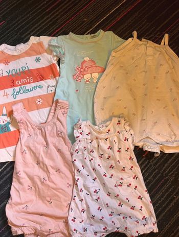 Lot débardeurs été taille 3 mois