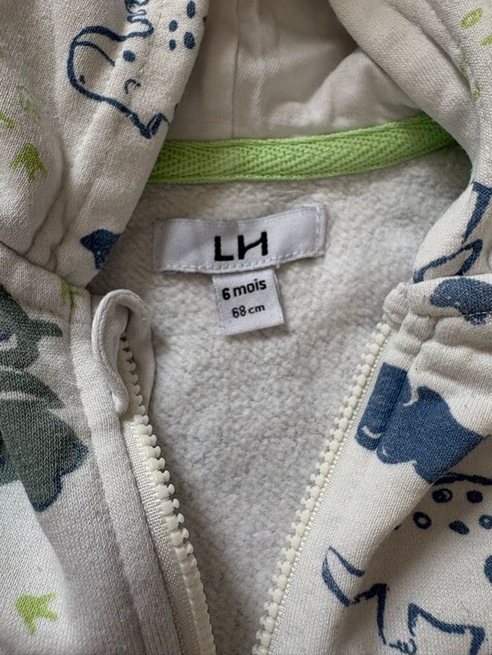 Gilet à capuche / 6 mois - photo numéro 2
