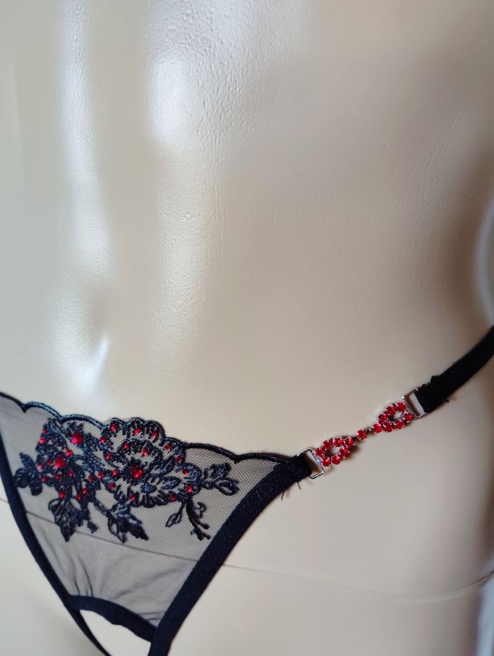 Ensemble 2 pièces lingerie sexy dentelle noire fleurie Taille S - photo numéro 9